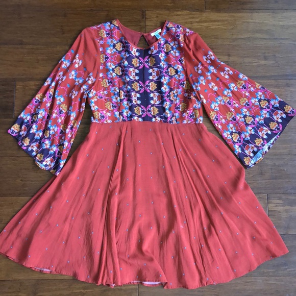 Ecote Dresses & Skirts - Ecote✨Long Sleeve Dress